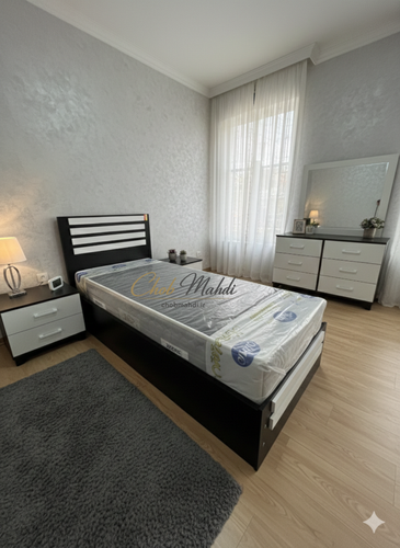 تخت یک نفره ساده سه خط مشکی سفید